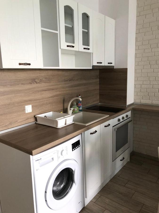 Dream Studio With Parking 98 Apartment
